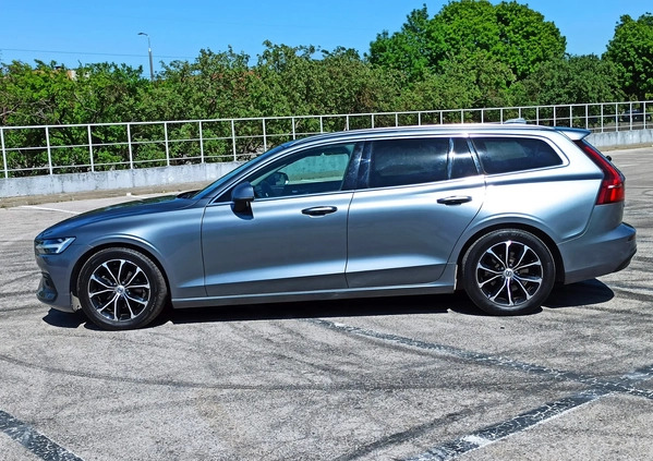 Volvo V60 cena 92900 przebieg: 60000, rok produkcji 2019 z Radom małe 781
